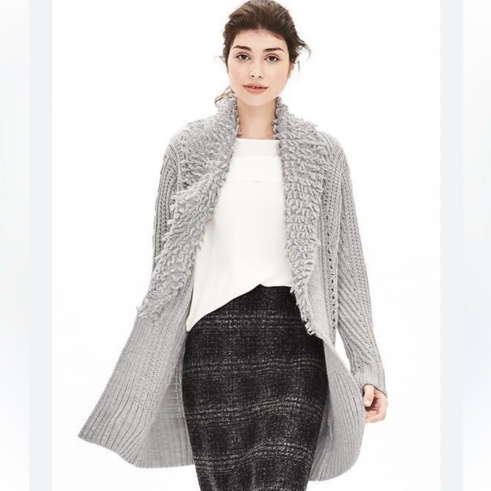 🌻 Banana Republic Gray Italian Yarn Wool
Alpaca Blend Open Front Cardigan